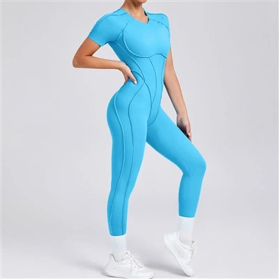 Mono de manga corta de forma abierta con pantalones largos
